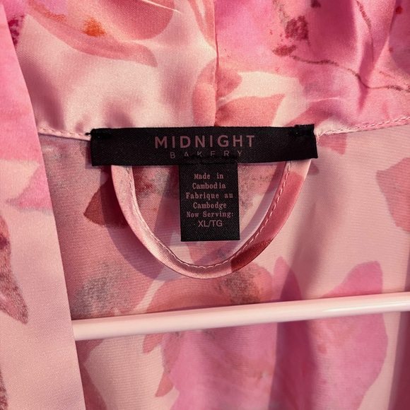 Marion Print Ladder Trim Satin Robe - Picture 3 of 10